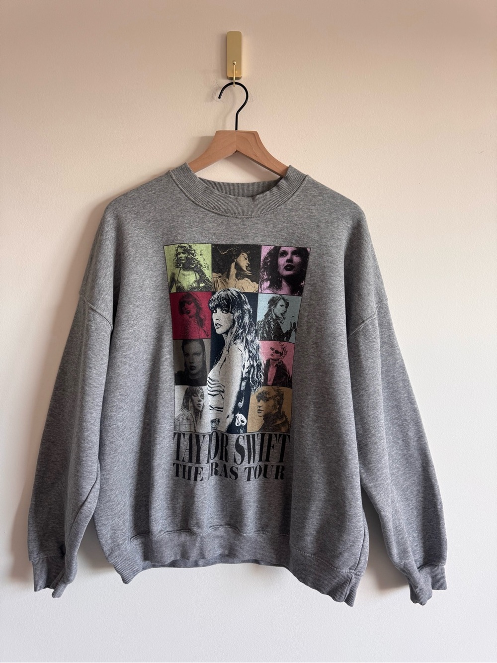 Taylor Swift | The Eras Tour Graphic Crewneck Sweatshirt Large